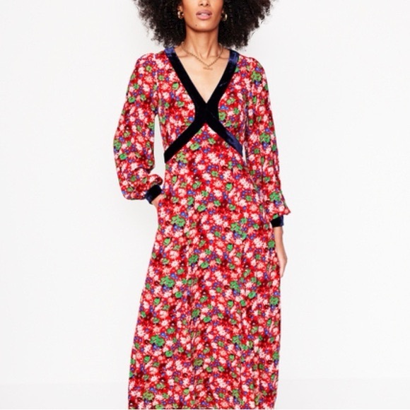 Boden Velvet Trim Maxi Tea Dress in the "Bright Ruby, Floral Burst" Size 6 - Picture 2 of 5